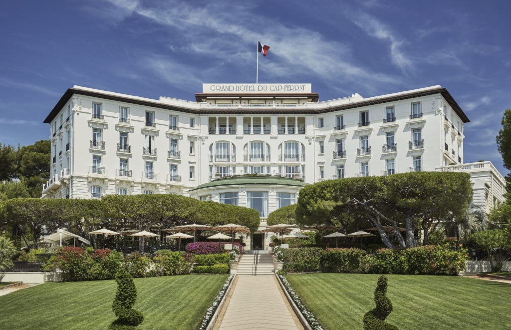 four seasons hotel france facade